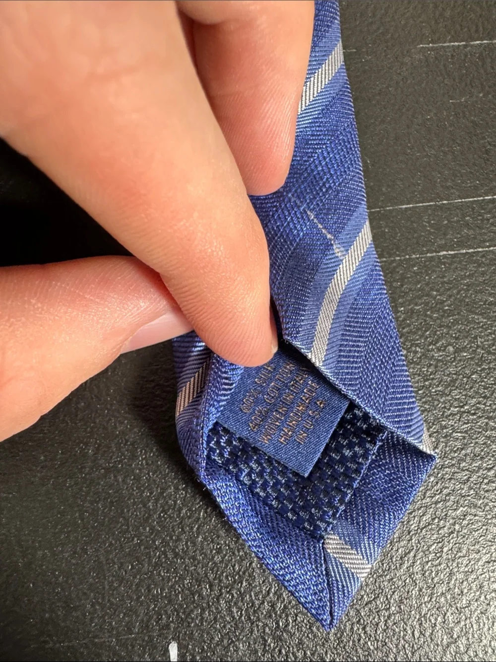David Donahue mens blue white stripe 60/40 silk cotton blend neck tie EUC